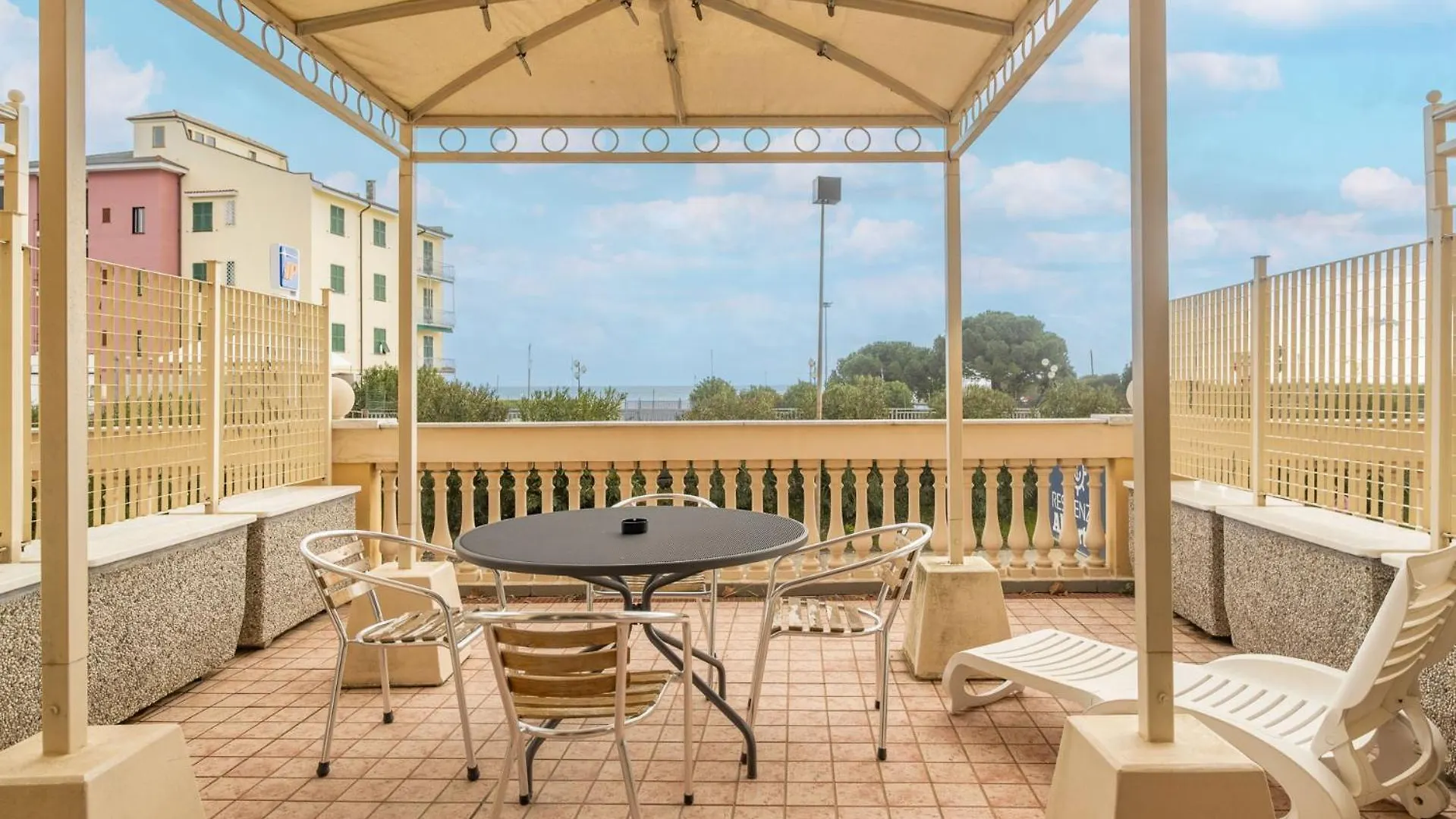 Residenza Al Porto Aparthotel Spotorno