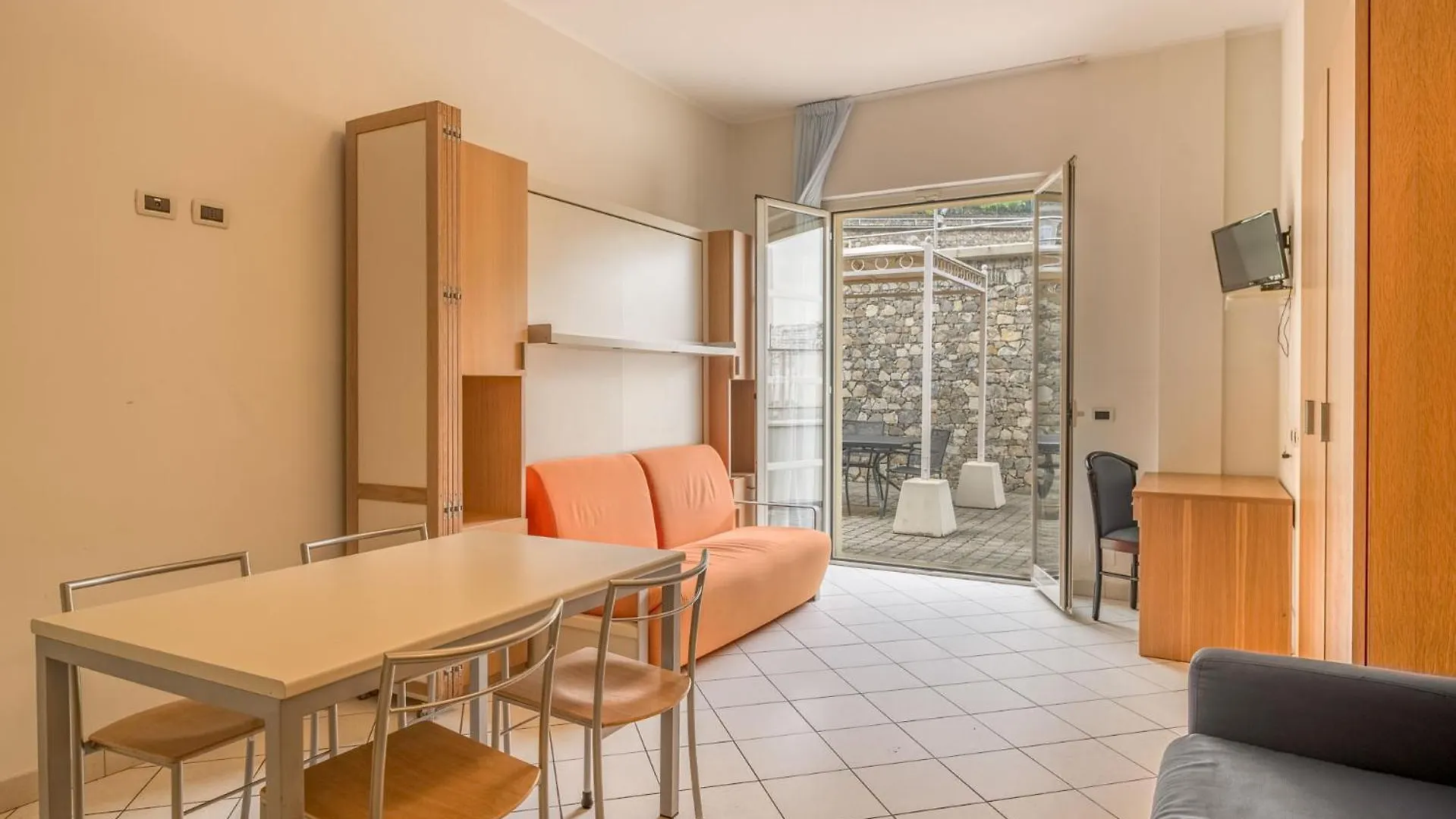 Residenza Al Porto Aparthotel Spotorno